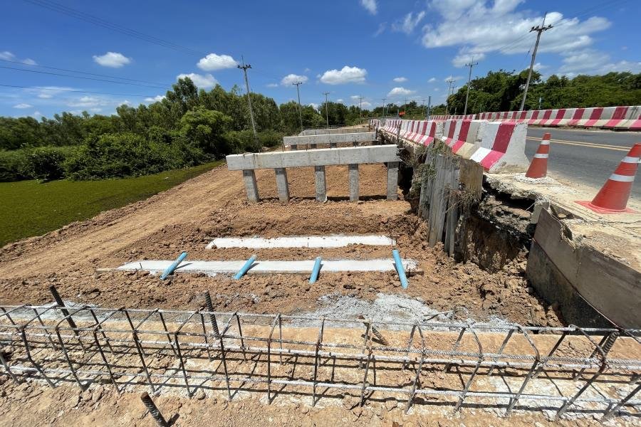 โครงการก่อสร้างถนนหมายเลข 2083 สาย อ.มหาชนะชัย - อ.คำเขื่อนแก้ว