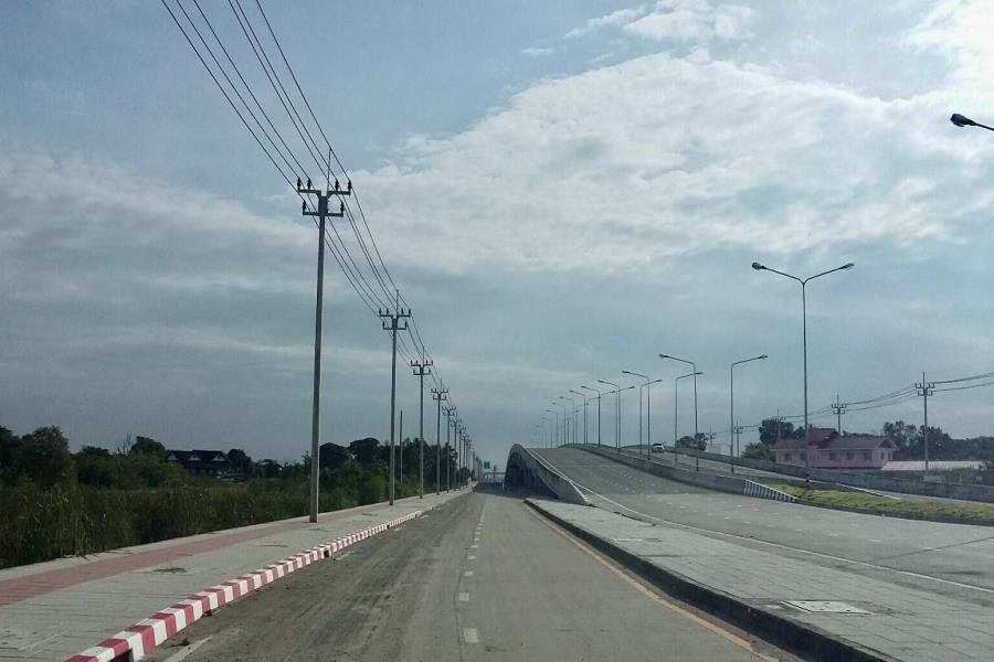 โครงการก่อสร้างถนนศรีนครินทร์ - ร่มเกล้า ช่วงที่  3 